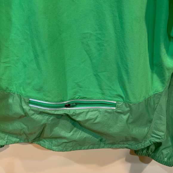 Patagonia lightweight rain shell full-zip jacket - Picture 3 of 7